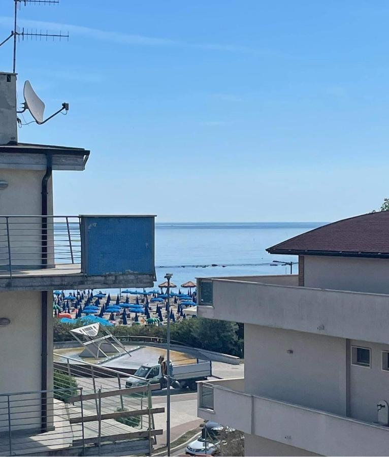 Casa Al Mare Pescara Apartamento Exterior foto